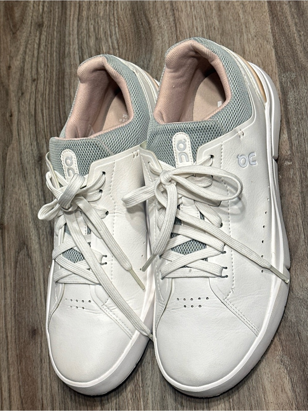 On Running Women's White Sneakers with Light Pink Lining - Picture 10 of 16